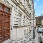 Cozy Stay Near City Center - Zizkov