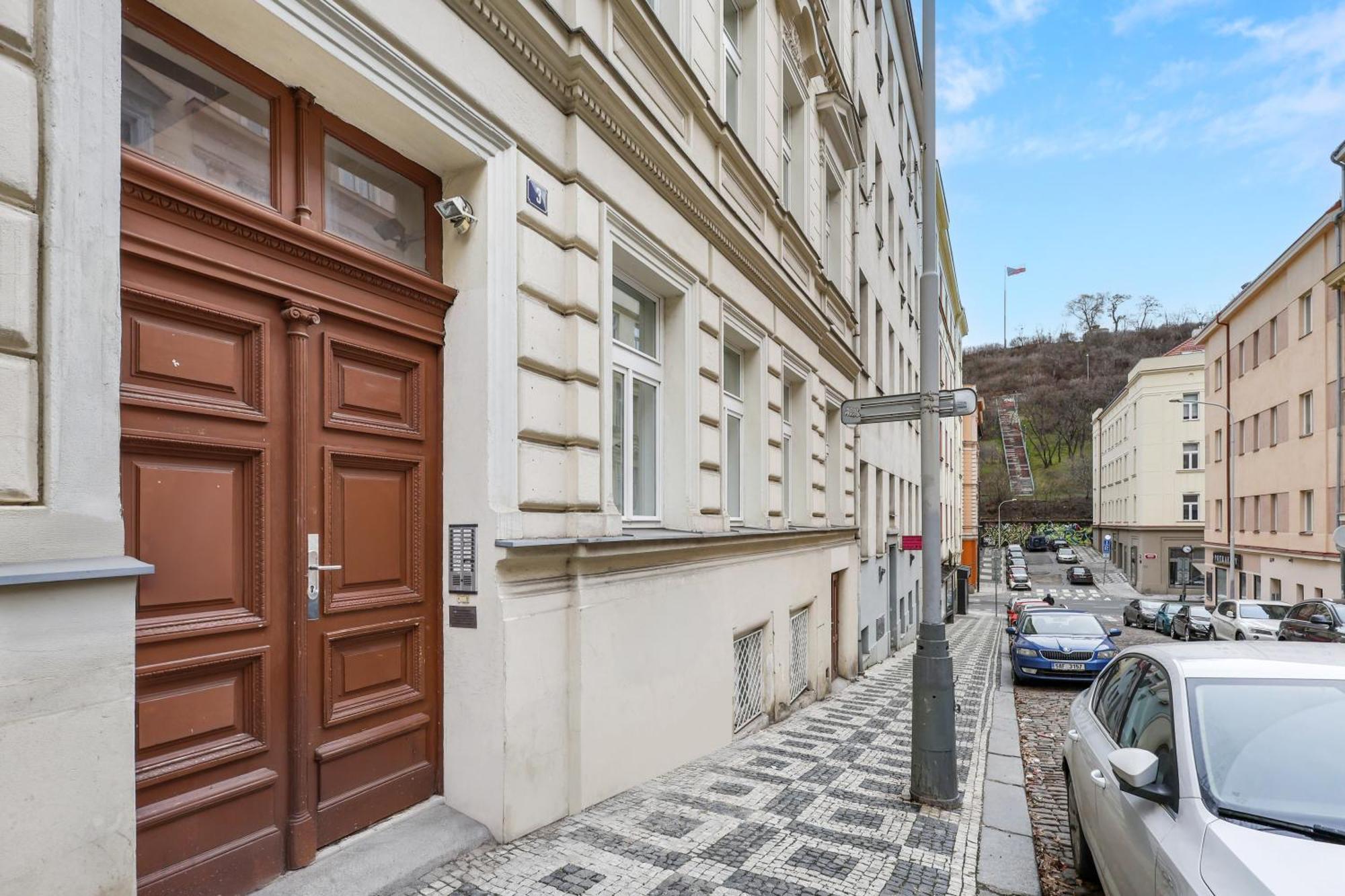 Cozy Near Center - Zizkov Appartamento