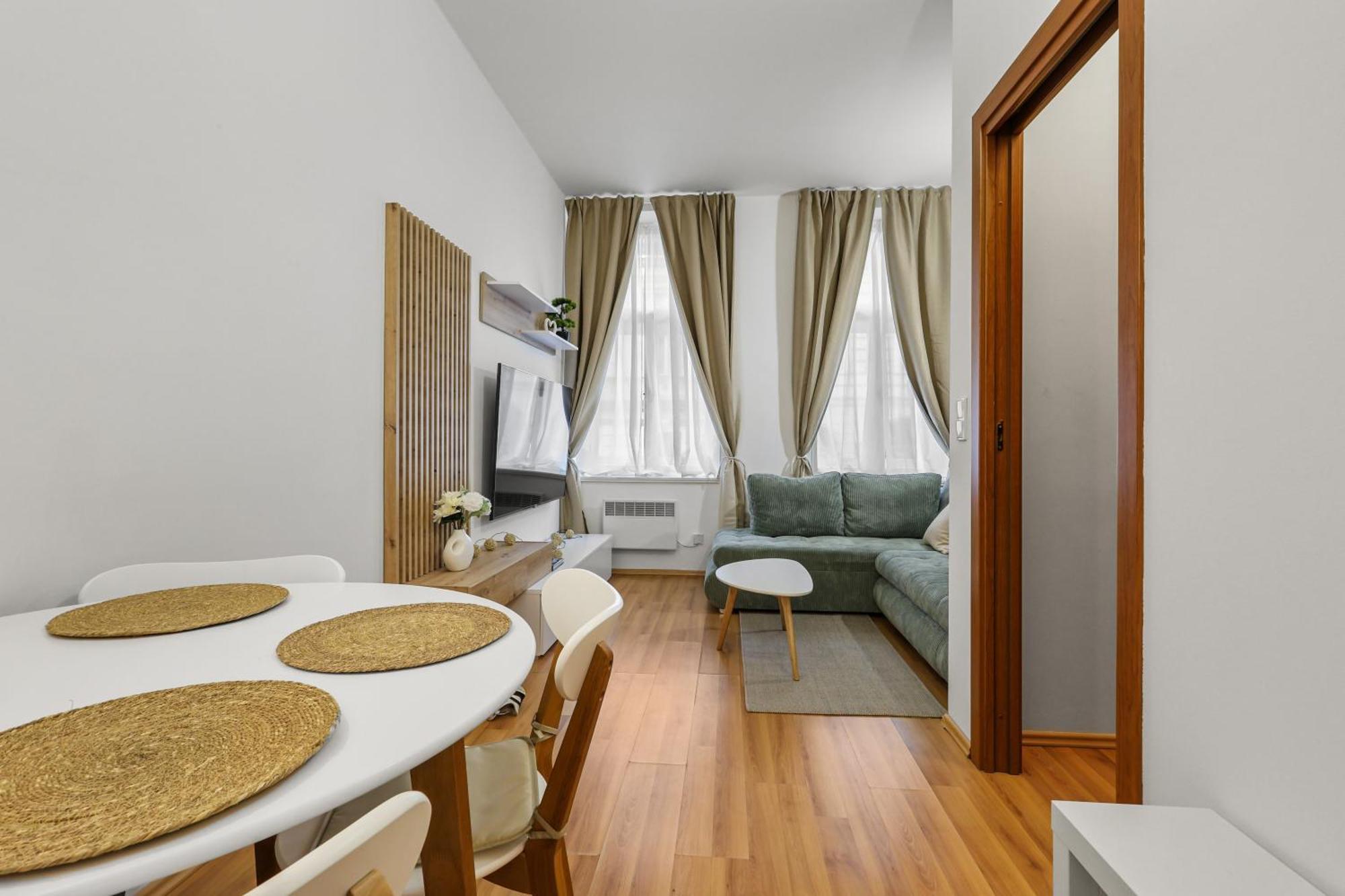 Cozy Near Center - Zizkov * Praga